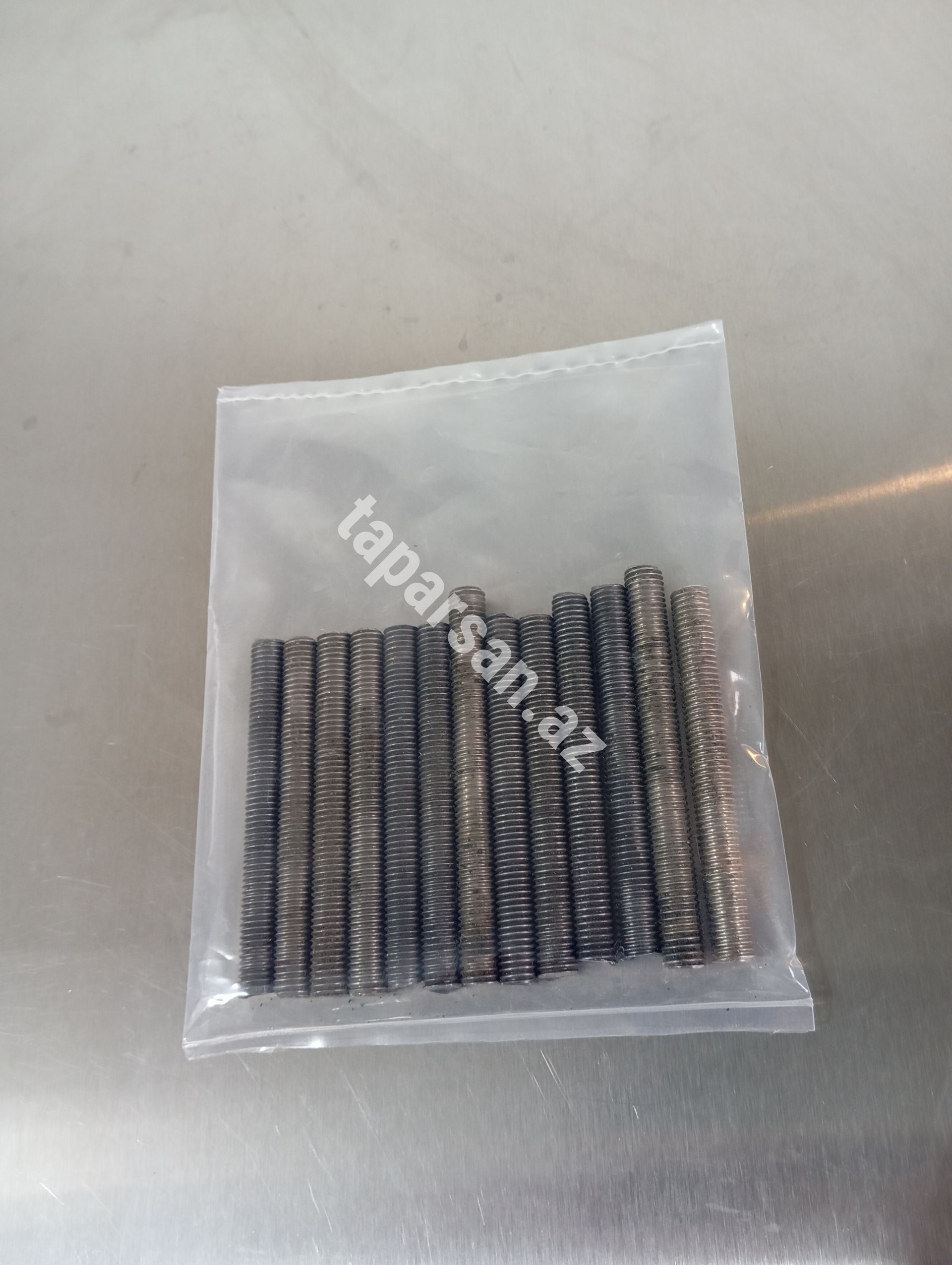 Şpilka metal (M10×90mm)